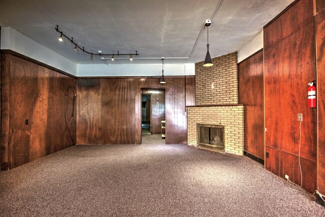 Photo - 222 E Aurora St Unidad Commercial 1