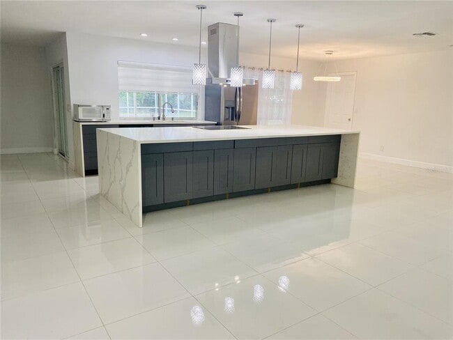 Photo - 608 Overhill Dr