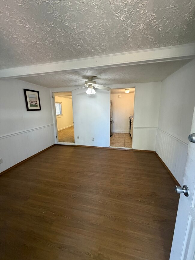 Photo - 209 Strawberry Ln