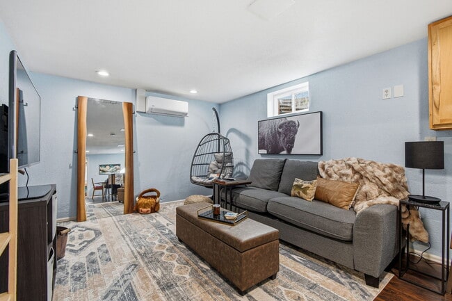 1556 S Field Ct Unidad Wonderland