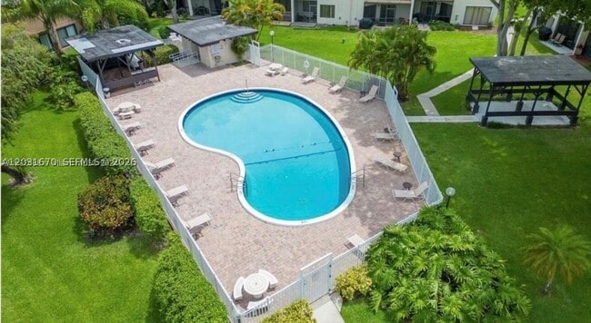 Building Photo - 1601 Cypress Pointe Dr
