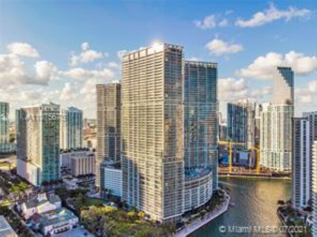 Photo - 475 Brickell Ave Unidad 1915