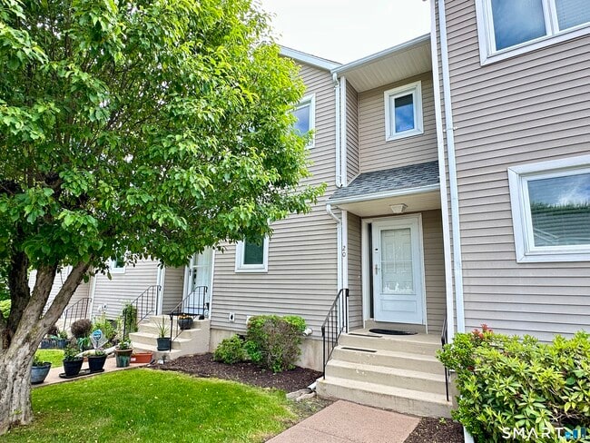 Building Photo - 20 Oak Ridge Dr Unit 20