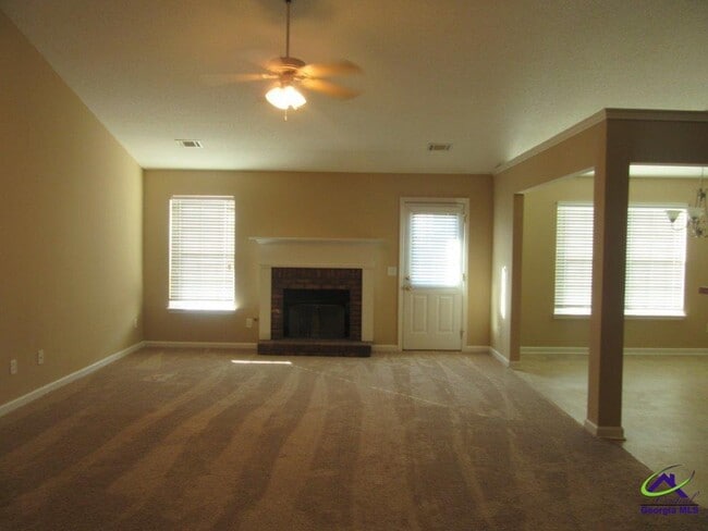 Photo - 302 Timberwind Dr