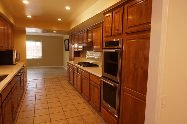 Photo - 7543 Enfield Ave