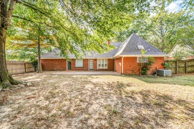 Photo - 1320 Fox Trace Dr