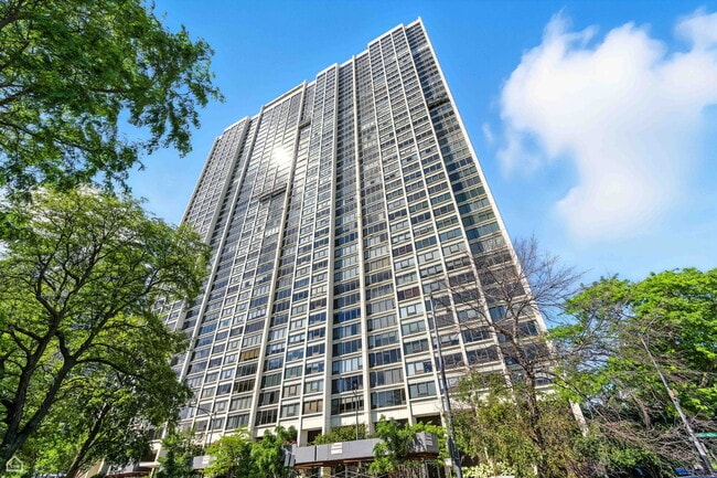 Building Photo - 2800 N Lake Shore Dr Unit 3215 Rental