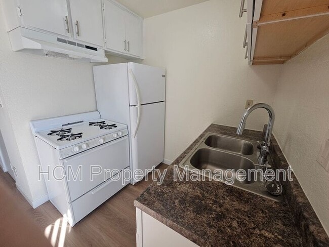 Photo - 11450 Calvert St