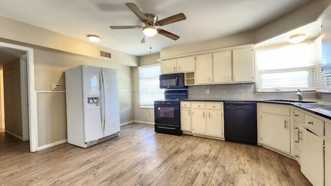 Photo - 4319 40th St