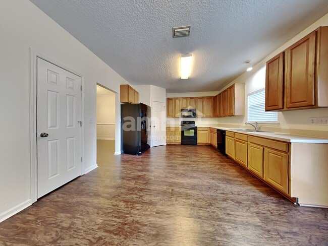 Photo - 1447 River of May St