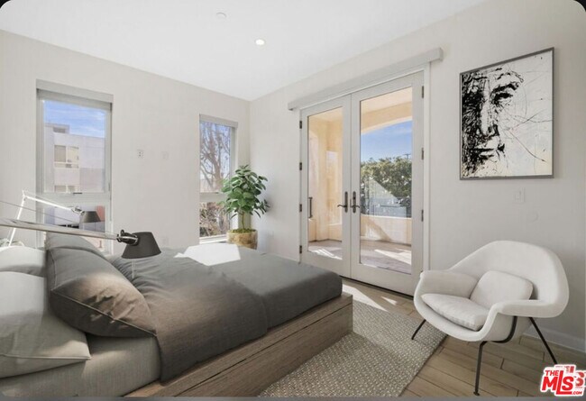 Photo - 1654 Greenfield Ave Unit 301