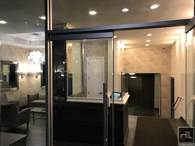 Photo - EAST 56 STREET Unidad 6H