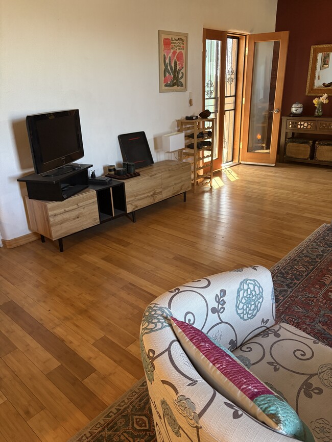 Photo - 1522 Edith Blvd NE Unit Edith Compound 2