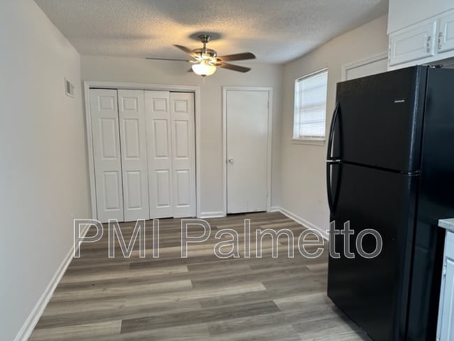 Photo - 106 Temple Walk Rd