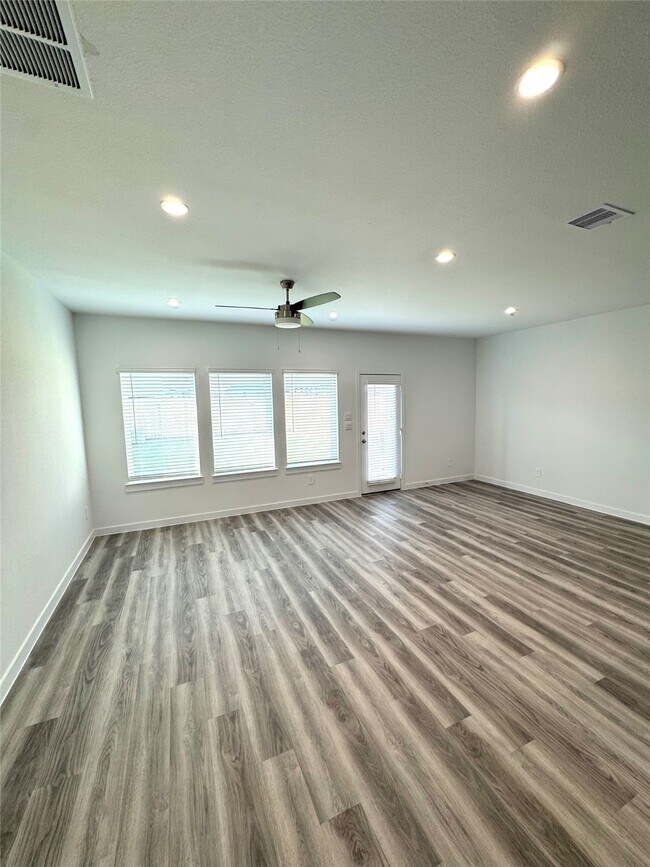 Photo - 2808 Lisburn Ter Ln