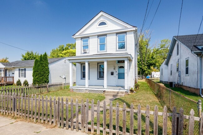 Photo - 3 Bedroom/1.5 Bath Northside Home ***Avail...