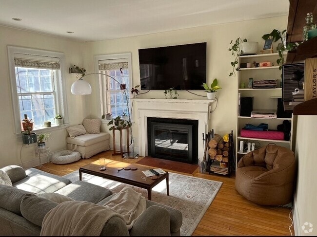 Building Photo - 21 Chauncy St Unit 3 Rental