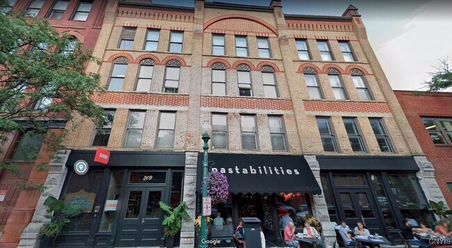Photo - 309 S Franklin St Apartment