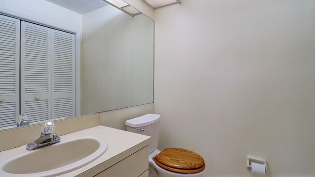 Photo - 15206 W Pond Woods Dr