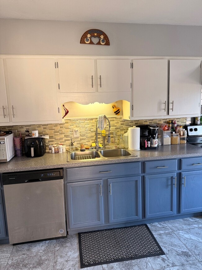 Kitchen - 309 E 22nd Ave Unit C