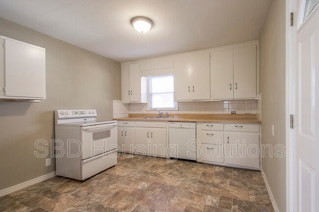 Photo - 602 N Lakeview Ave