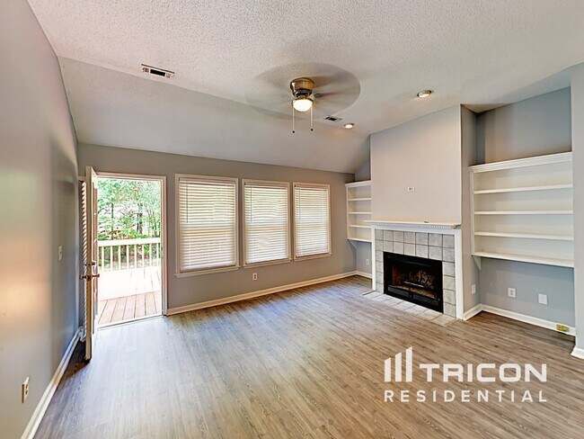 Photo - 105 Peach Pointe Dr