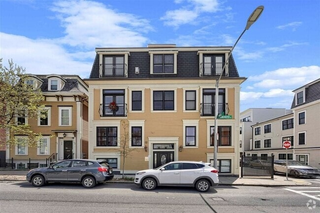 Building Photo - 360-362-362 Dorchester St Unit 4 Rental