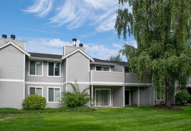Crowne Pointe Apartments
