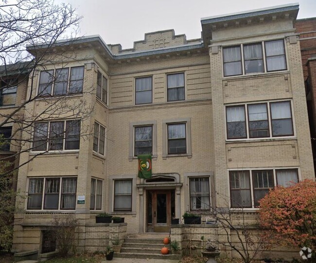 Building Photo - 1053 W Columbia Ave Rental