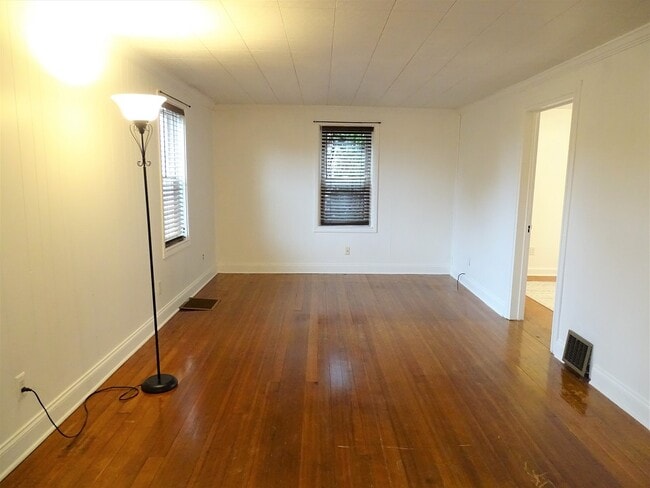 Photo - 160 Mechanic St