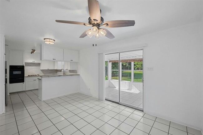 Photo - 2409 Devonshire Dr