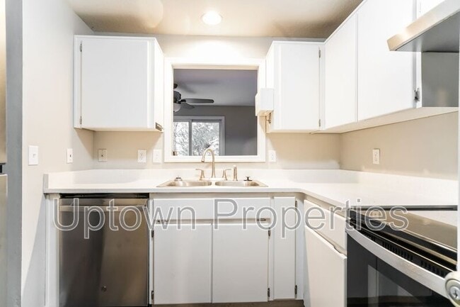 Photo - 6133-6135 SE Frances St.