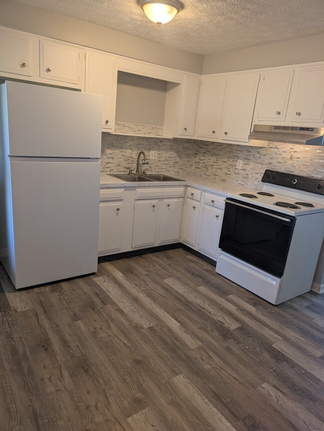 Photo - 7465 Rob St NW