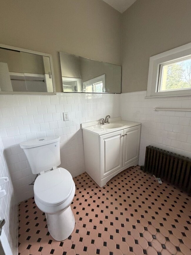 140 Almond Rd Unit House
