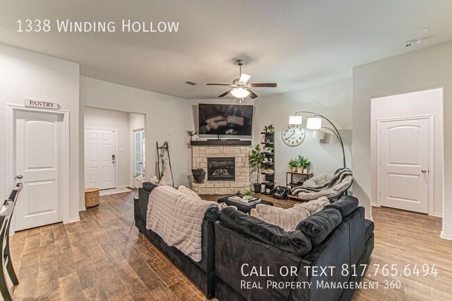 Photo - 1338 Winding Hollow Dr