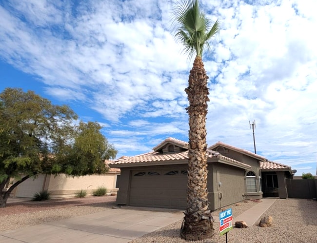 Building Photo - 2 Bedroom Home at The Springs Near E. Chandler Blvd. and S. Cooper Rd