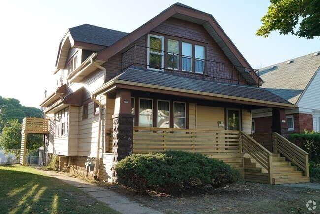 Building Photo - 3621 N 15th St Unit 3621A N 15th St Rental
