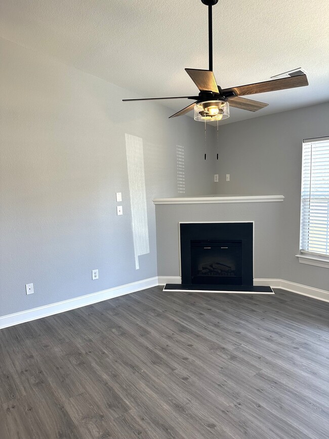Photo - 3808A Palmer Dr