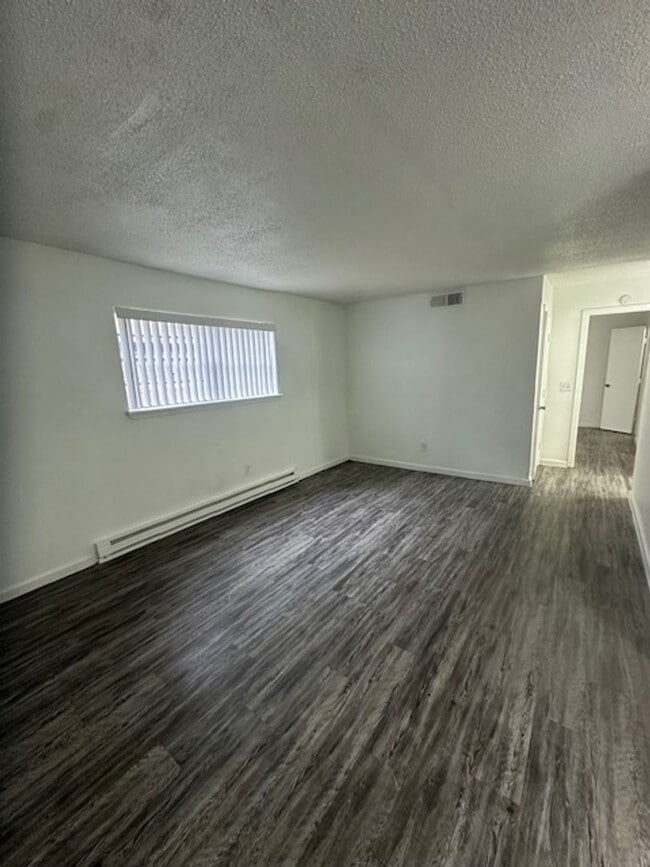 Las Brisas Apartments
