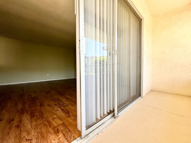 Photo - 5204 Yarmouth Ave. Encino, CA 91316 Unit 211