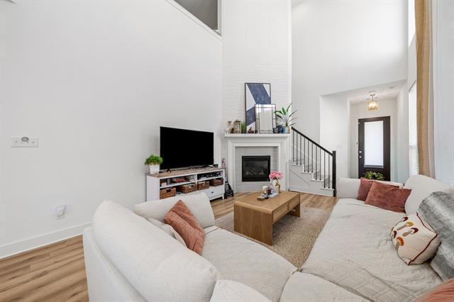 Building Photo - 1136 Queensdown Wy