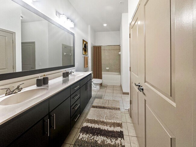 Photo - 306 McGowen St