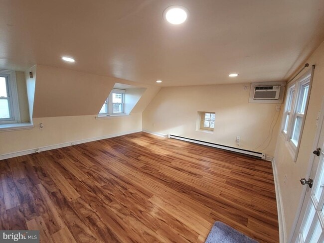Photo - 228 Crawford Ave Unit 3