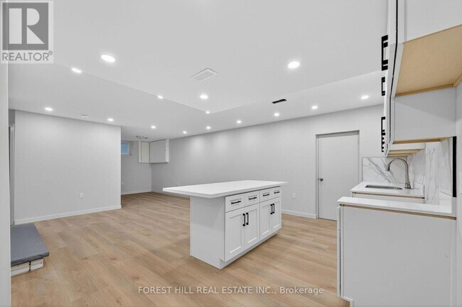 Photo - 19 Candis Dr