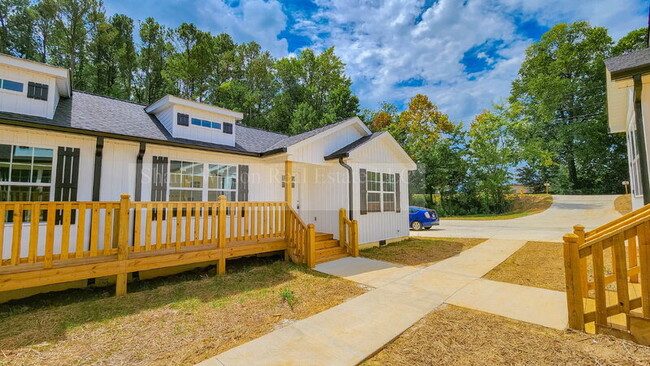 Photo - 1133 Veterans Dr House