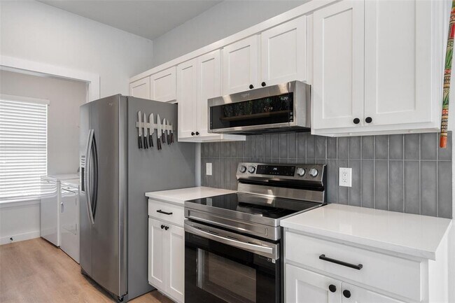 Photo - 3413 Blumie St