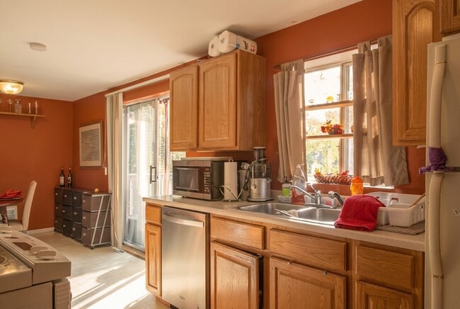 Photo - 700 Jamesville Ave