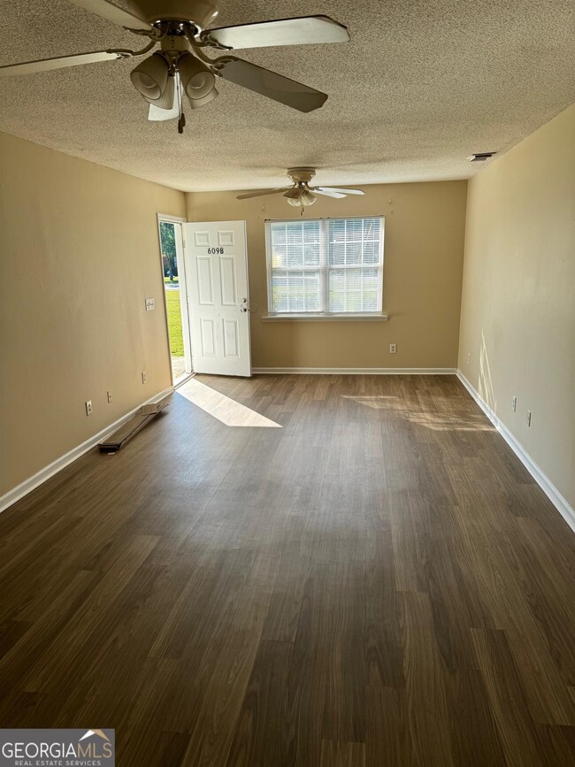 Photo - 609 Yorktown Pl