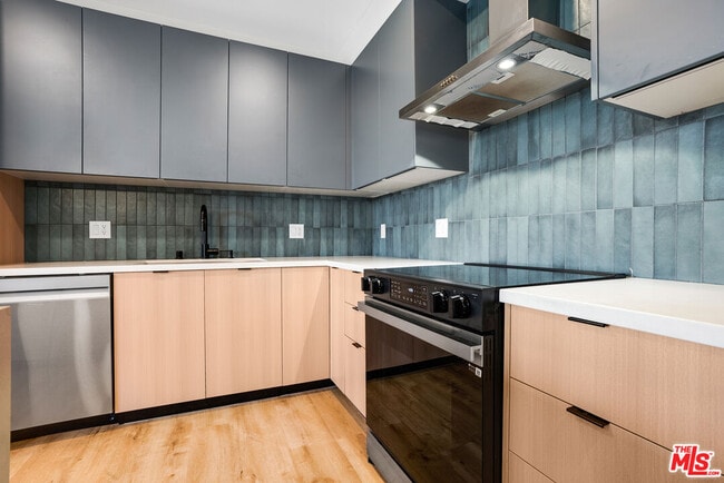 Photo - 5657 Virginia Ave Unidad 403