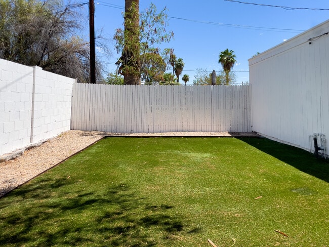 Private turf fenced backyard - 4615 N 14th St Unit A